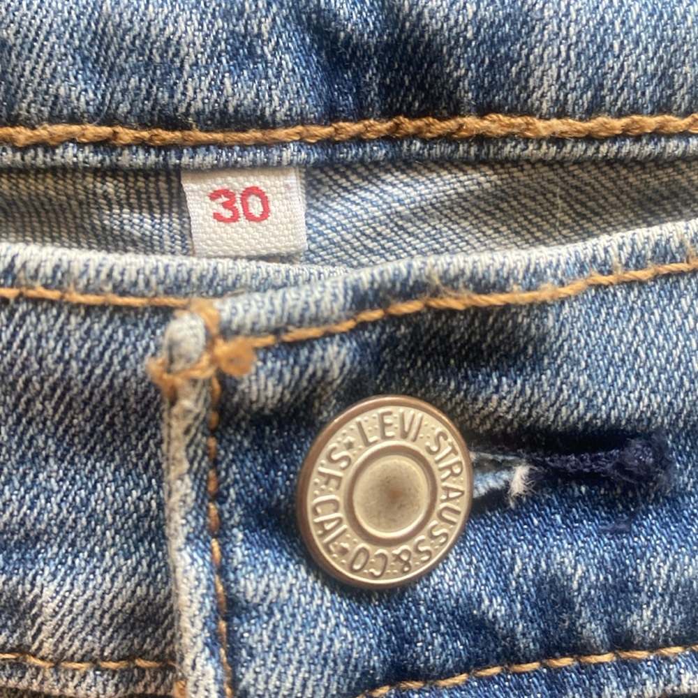 Womens Levi’s Jean Shorts hemmed /  Size 30/size 10 - Picture 5 of 11
